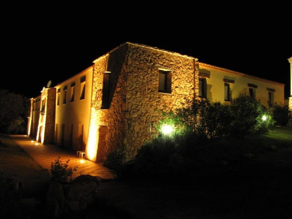Hotel Cardedu Luaran gambar
