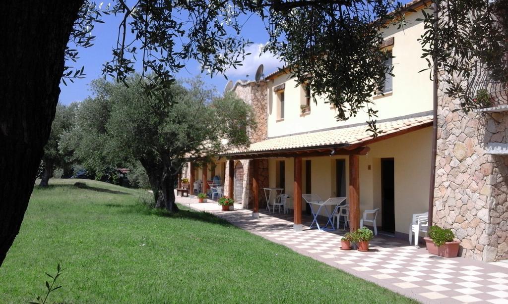 Hotel Cardedu Luaran gambar