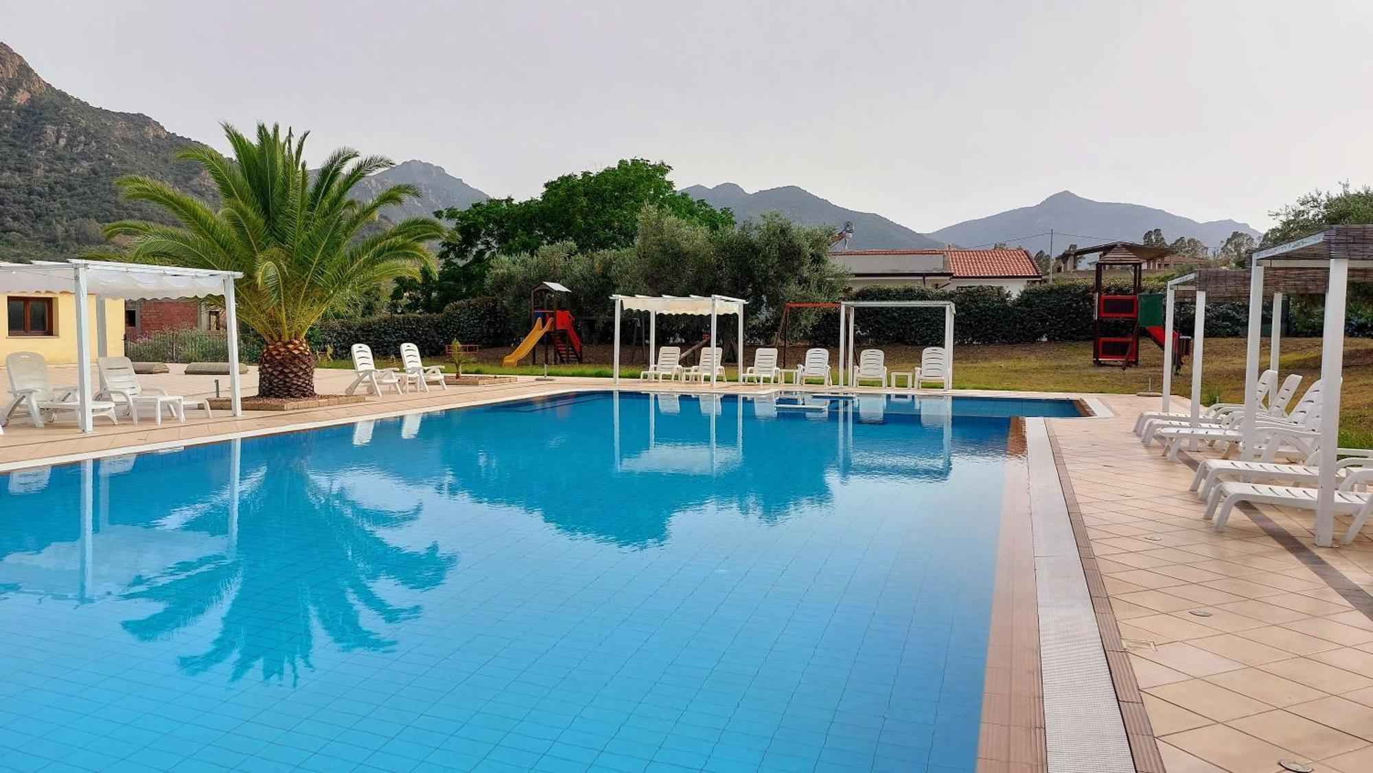Hotel Cardedu Luaran gambar