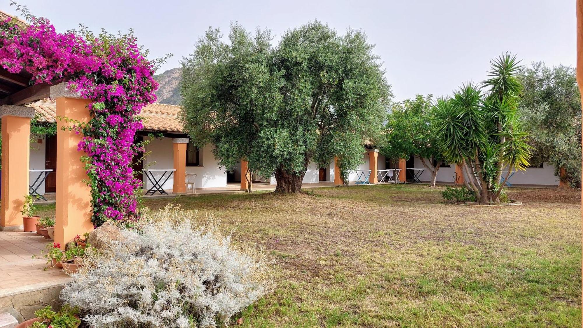 Hotel Cardedu Luaran gambar
