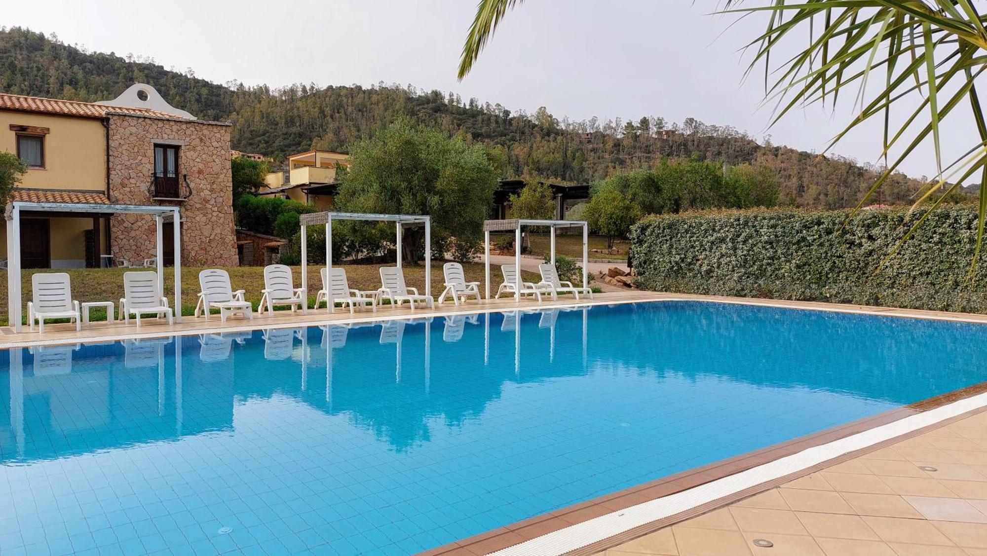 Hotel Cardedu Luaran gambar