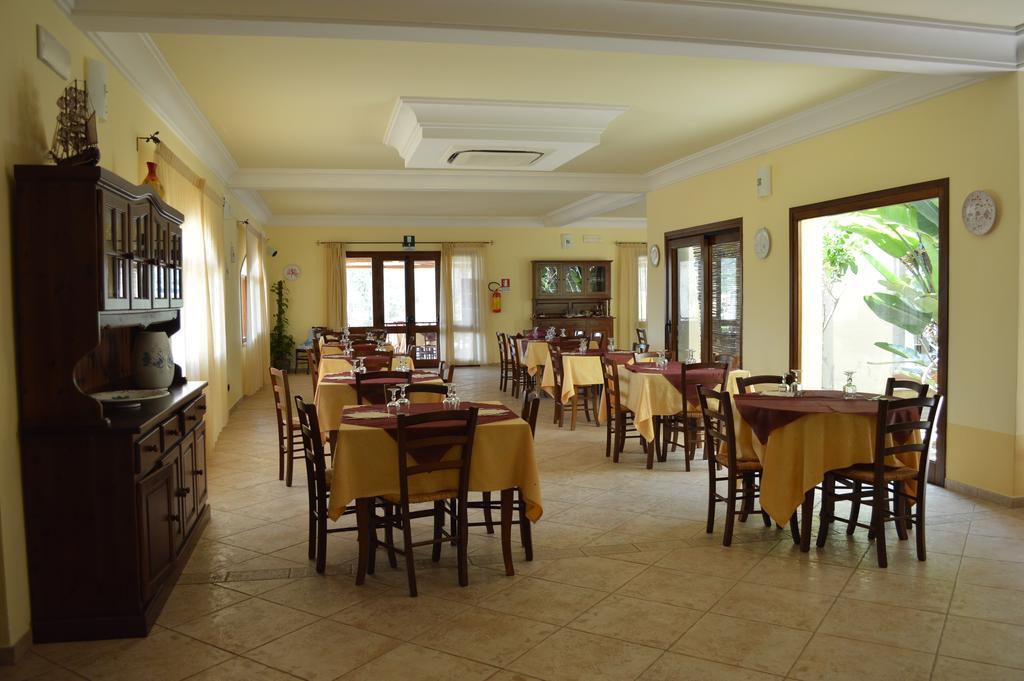 Hotel Cardedu Luaran gambar