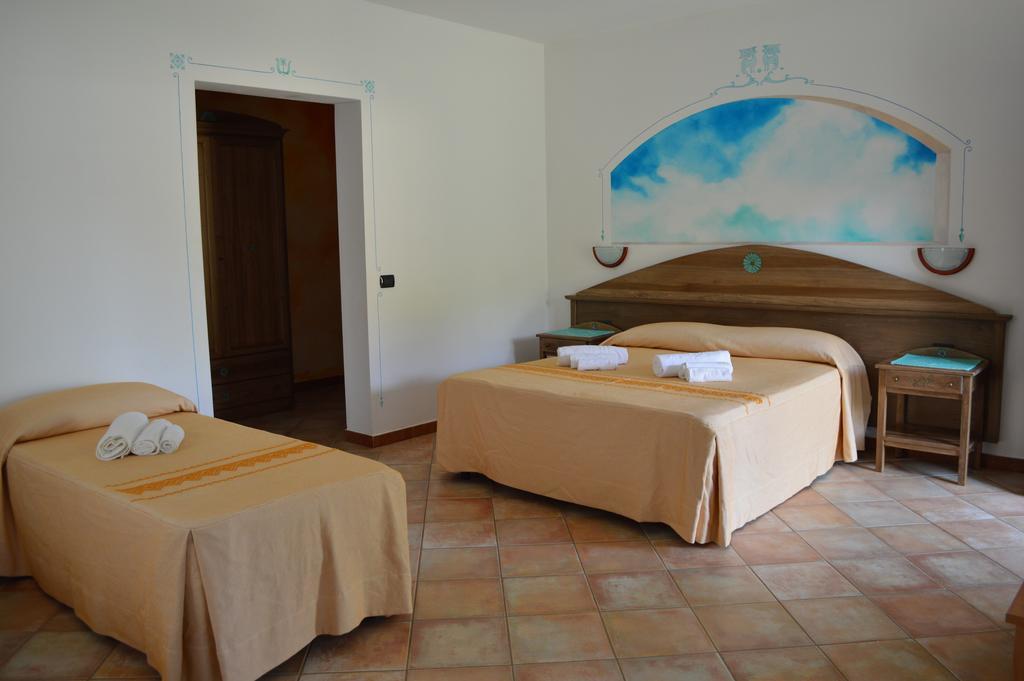 Hotel Cardedu Luaran gambar