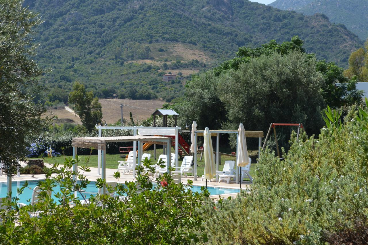 Hotel Cardedu Luaran gambar